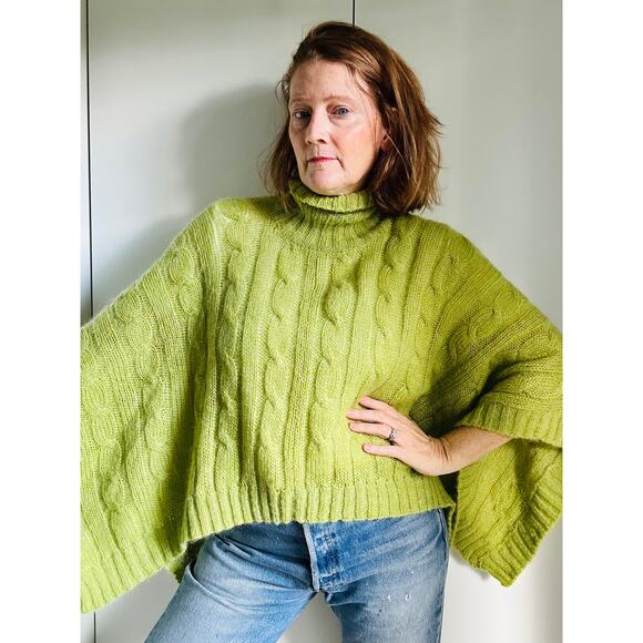 525 Women’s Mohair Knit Poncho Green Turtleneck Cozy Fall Layering Sweater OSFM - Picture 1 of 7